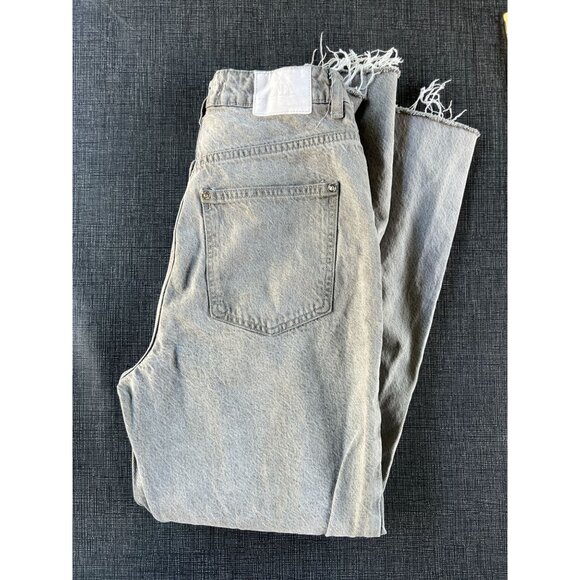 Zara Womens Size 4 Distressed Straight Leg Jeans Grey Denim RN#77302 100% Cotton - Picture 3 of 13